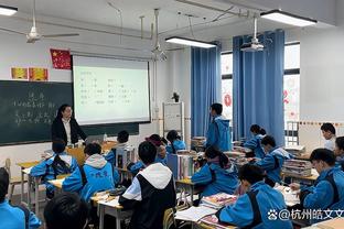 ?库里本赛季场均投进5个三分 高于魔术首发五人之和